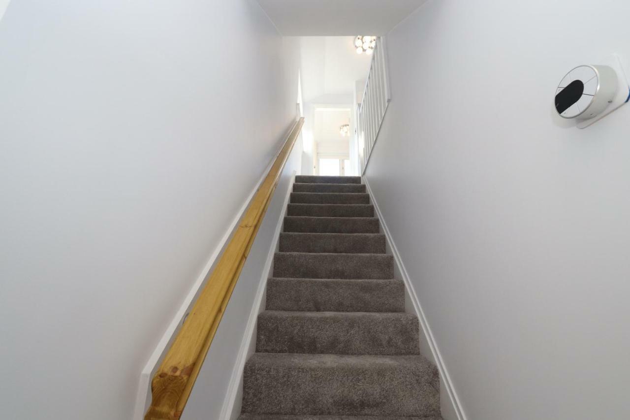 Dunfermline - Luxury 3 Bedroom 2 Bathroom Detached House With Garden Esterno foto